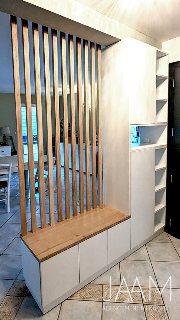 Meuble d'entrée sur mesure et claustra chene